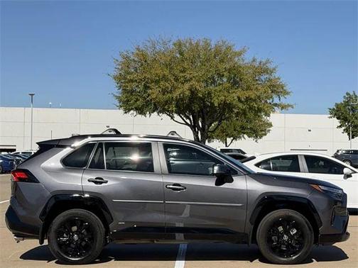 2024 Toyota RAV4 Hybrid SE