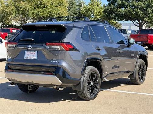 2024 Toyota RAV4 Hybrid SE
