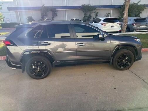 2024 Toyota RAV4 Hybrid SE