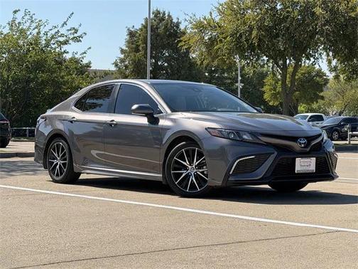 2024 Toyota Camry Hybrid SE