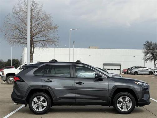 2025 Toyota RAV4 Hybrid LE