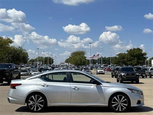 2021 Nissan Altima SR FWD
