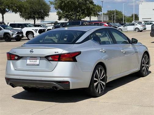 2021 Nissan Altima SR FWD
