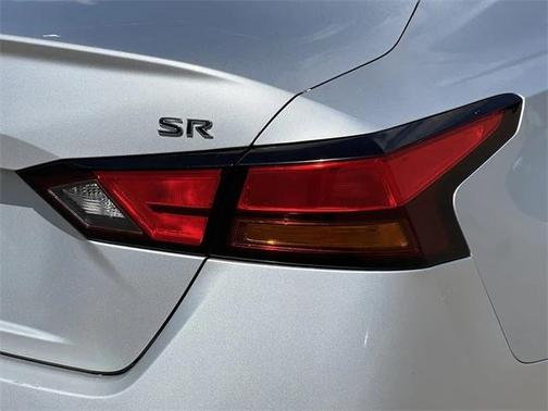 2021 Nissan Altima SR FWD