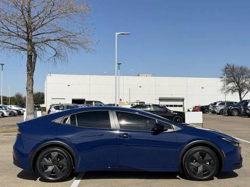 2025 Toyota Prius LE