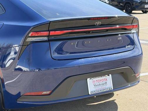 2025 Toyota Prius LE