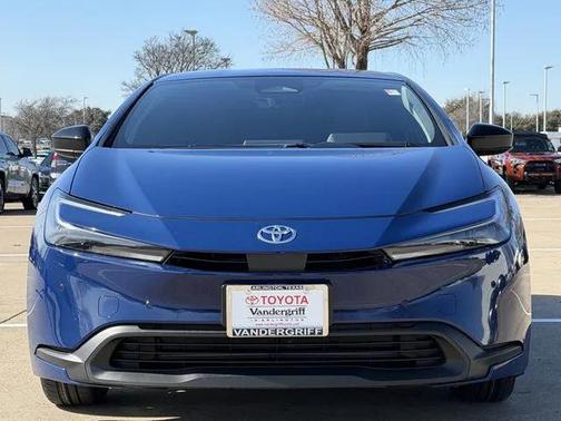2025 Toyota Prius LE