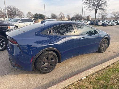 2025 Toyota Prius LE