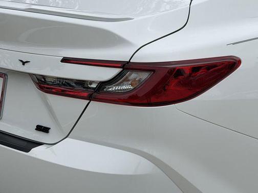 Ice Cap 2026 Toyota Camry SE