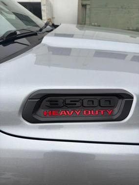 2020 RAM 3500 Laramie Crew Cab 4x4 8' Box