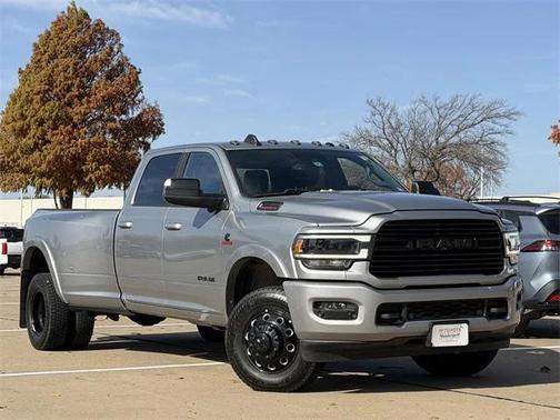 2020 RAM 3500 Laramie Crew Cab 4x4 8' Box