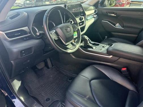 2023 Toyota Highlander Hybrid XLE