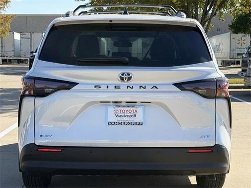 2025 Toyota Sienna XLE