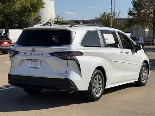 2025 Toyota Sienna XLE