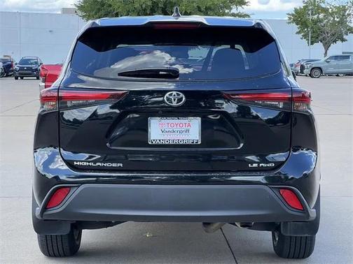 2024 Toyota Highlander LE