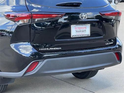 2024 Toyota Highlander LE
