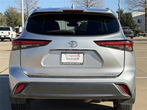 2022 Toyota Highlander Limited
