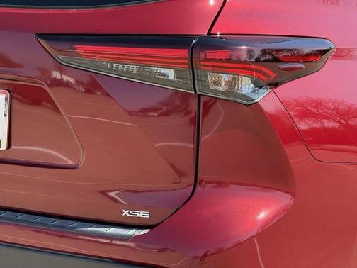 2024 Toyota Highlander XSE