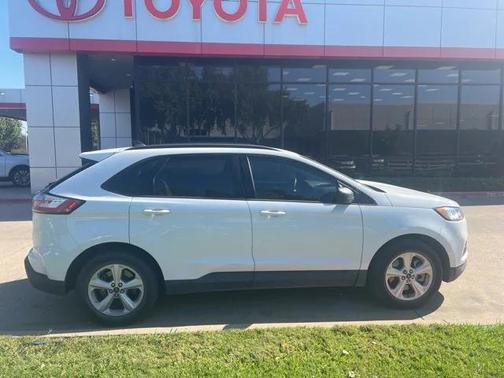 2022 Ford Edge SE