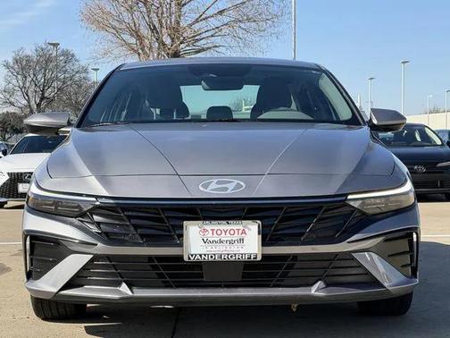 2025 Hyundai ELANTRA SEL