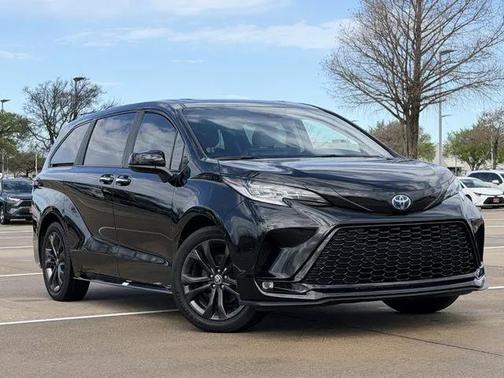 2025 Toyota Sienna XSE 7 Passenger