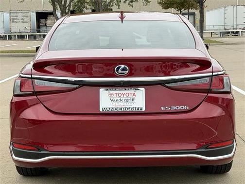 2022 Lexus ES 300h Ultra Luxury