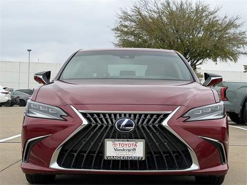 2022 Lexus ES 300h Ultra Luxury