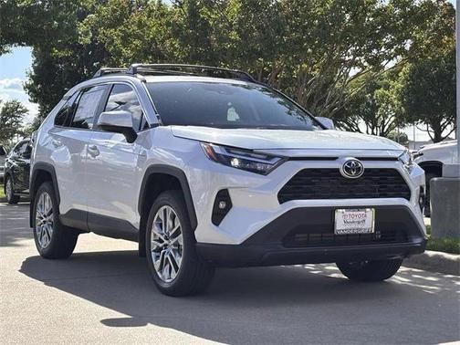 2025 Toyota RAV4 XLE Premium
