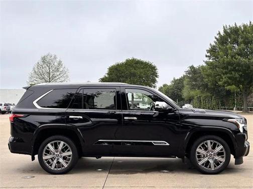 2024 Toyota Sequoia Base