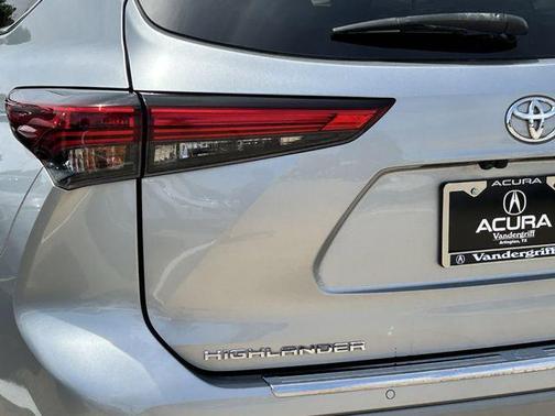 Celestial Silver Metallic 2020 Toyota Highlander Platinum
