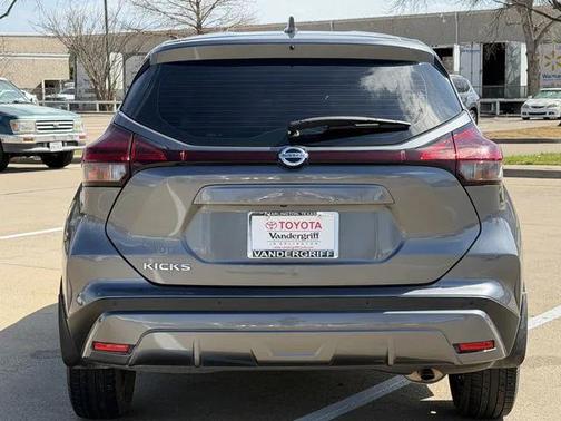 2021 Nissan Kicks S