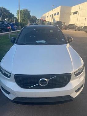 2020 Volvo XC40 T4 R-Design