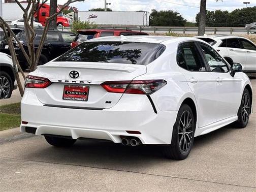 2024 Toyota Camry SE