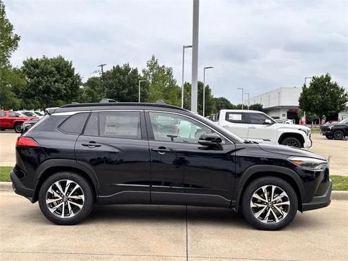 2025 Toyota Corolla Cross XLE