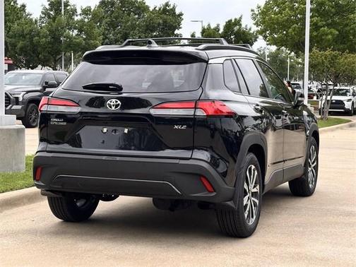 2025 Toyota Corolla Cross XLE