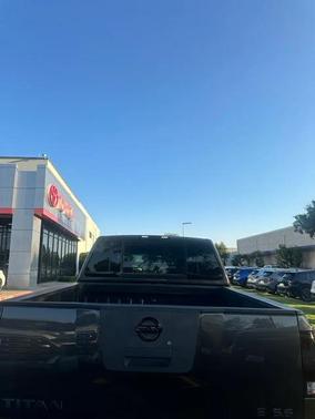 2005 Nissan Titan SE Crew Cab
