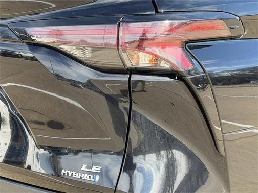 2024 Toyota Sienna LE