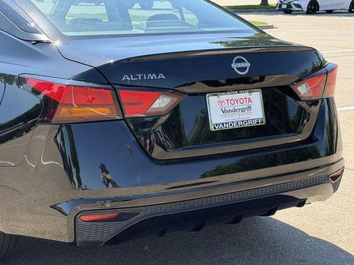 Super Black 2024 Nissan Altima 2.5 SV