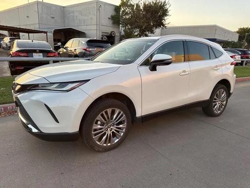 2022 Toyota Venza XLE