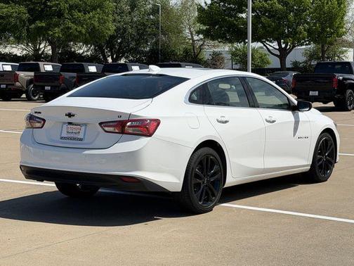 Summit White 2024 Chevrolet Malibu FWD 2LT