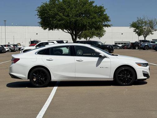 Summit White 2024 Chevrolet Malibu FWD 2LT