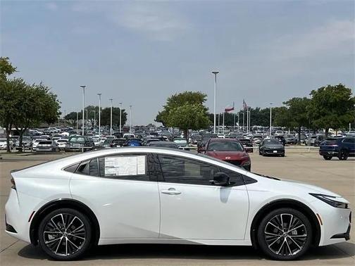 2025 Toyota Prius XLE