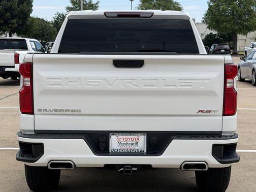 Summit White 2022 Chevrolet Silverado 1500 RST
