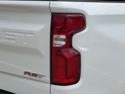 Summit White 2022 Chevrolet Silverado 1500 RST