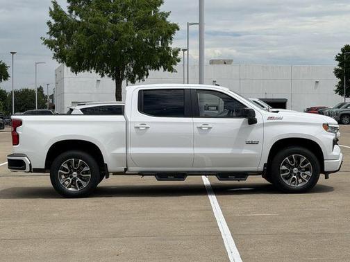 Summit White 2022 Chevrolet Silverado 1500 RST