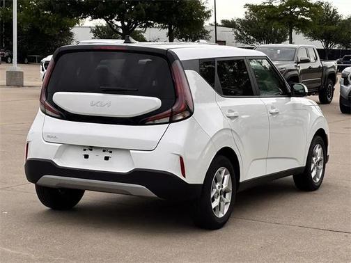 2024 Kia Soul LX