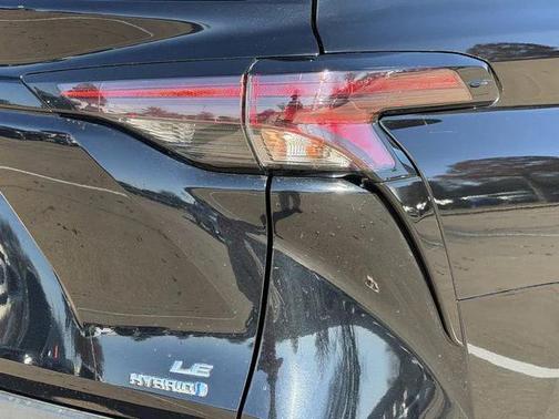 2024 Toyota Sienna LE