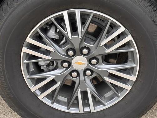 2024 Chevrolet Traverse LS