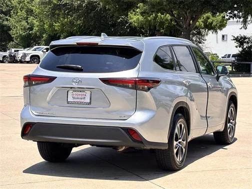 2024 Toyota Highlander XLE