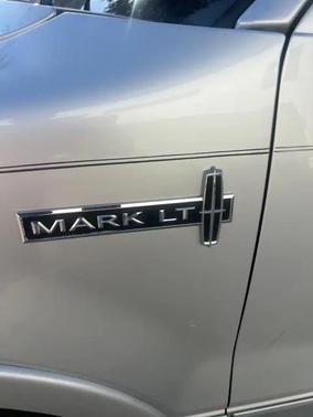2006 Lincoln Mark LT Base